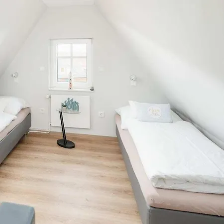 Jolle Comfortable Holiday Botel